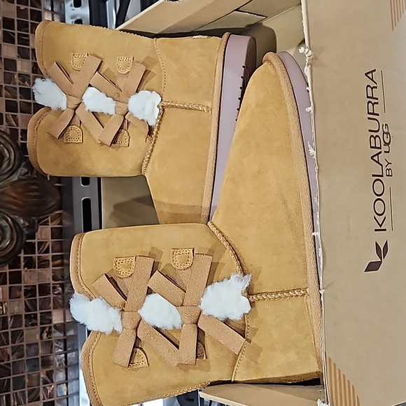 Ugg Koolaburra Boots - Picture 10 of 12